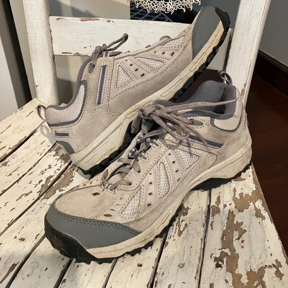Used Womens 9.5 New Balance 645 Absorb Hiking Shoes Sneakers Beige Suede WW645TP - Picture 5 of 9